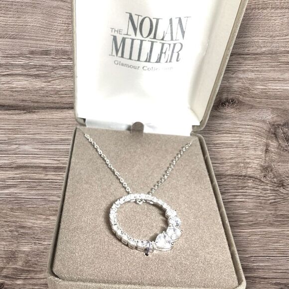 Nolan Miller Circle Of The Heart Pendant Necklace NWT - Picture 1 of 7